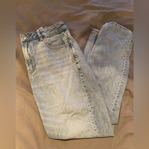 American Eagle Mom Jeans
